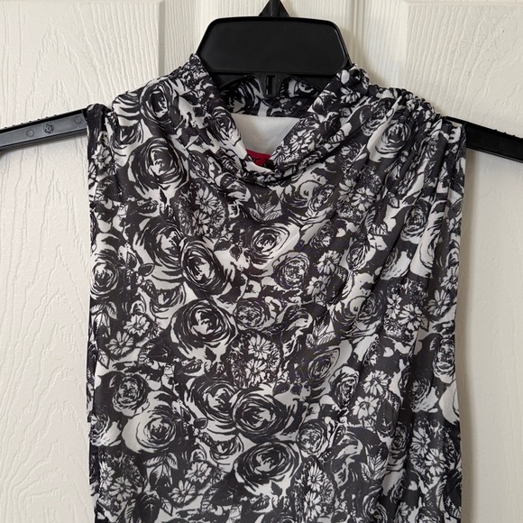 NWOT Betsey Johnson Black and White Floral Maxi Dress medium new - Picture 5 of 6